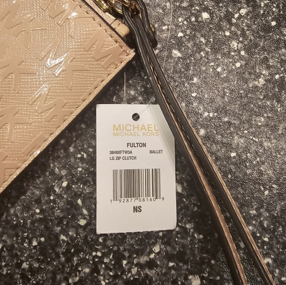 MICHAEL KORS Womens MK Fulton LG Zip CLUTCH Wristlet Wallet Ballet Gold - Picture 2 of 8